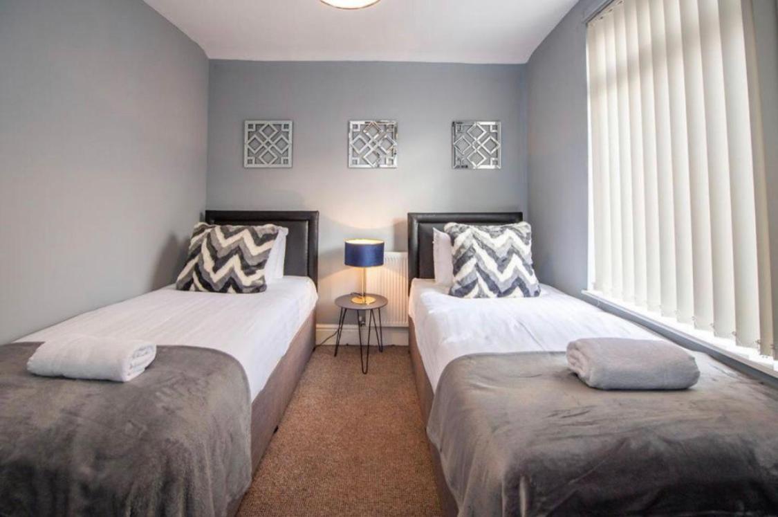 4-bedroom House With 4 Bathrooms In With Parking * Liverpool
