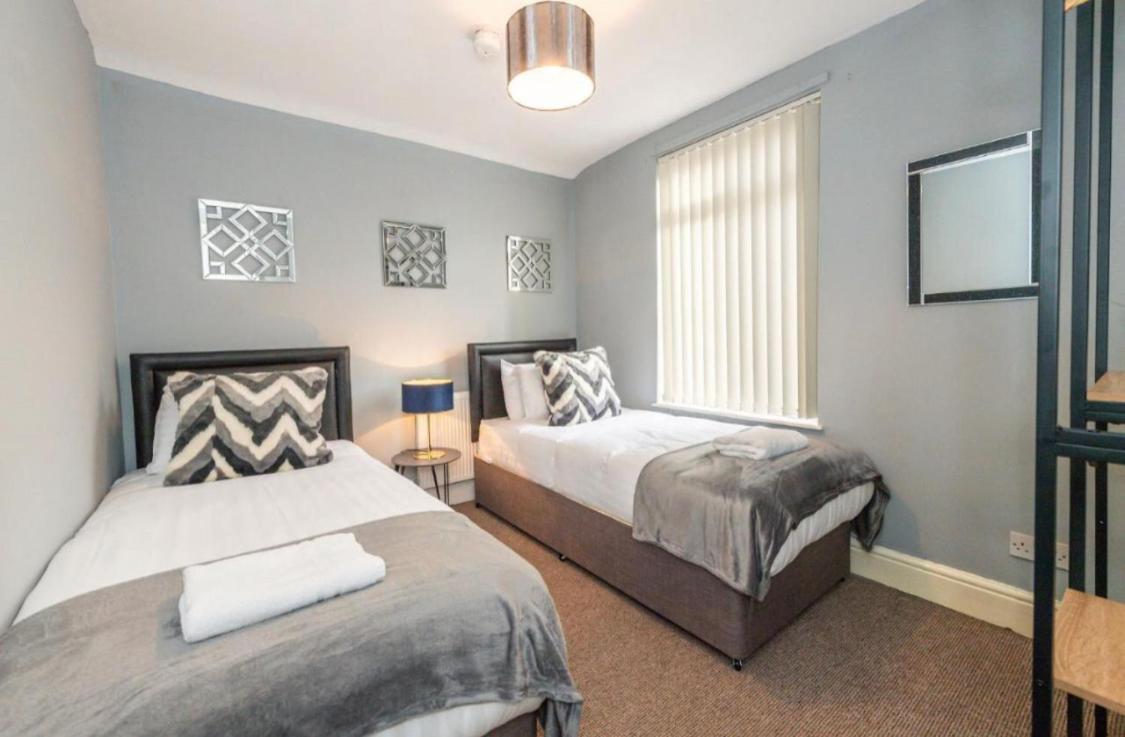 Holiday home 4-bedroom House With 4 Bathrooms In With Parking