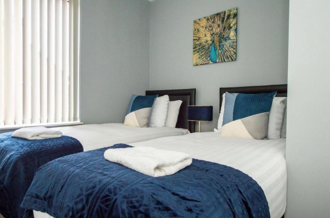 Holiday home 4-bedroom House With 4 Bathrooms In With Parking Liverpool