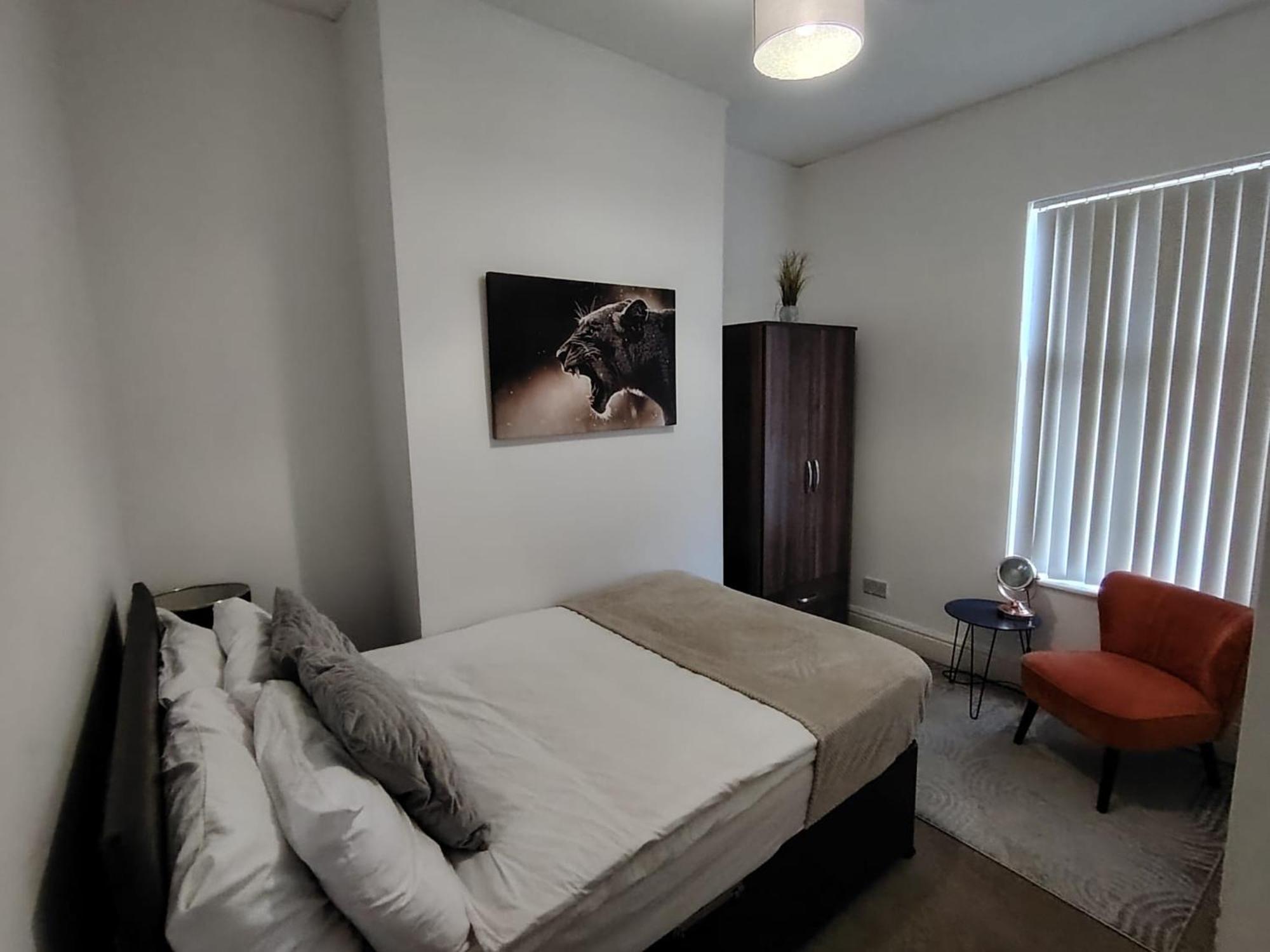4-bedroom House With 4 Bathrooms In With Parking * Liverpool